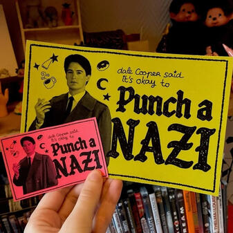 Pack print + stickers Dale Cooper/ Prix (sans les frais de ports): 6€/ Papier: 330 g/m² mat/ Impression: couleur recto